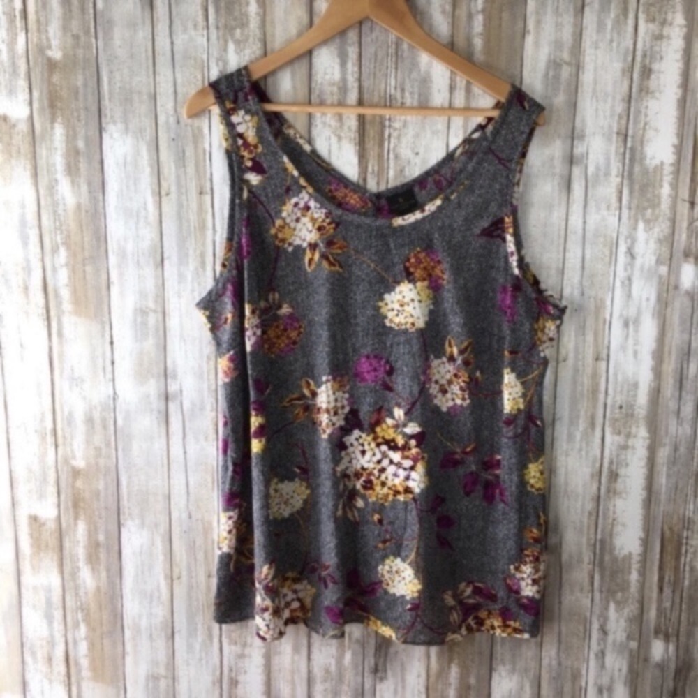 NWT Worthington Grey Floral Sleeveless Blouse